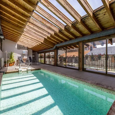 勒科尔茨公寓酒店 3* 利维亚