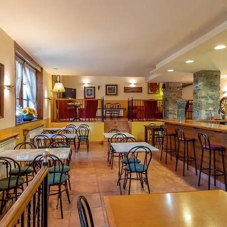 Les Corts Aparthotel Llivia