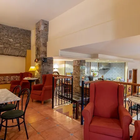Les Corts Aparthotel