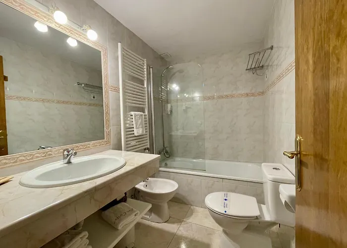 Les Corts Apartahotel 3*