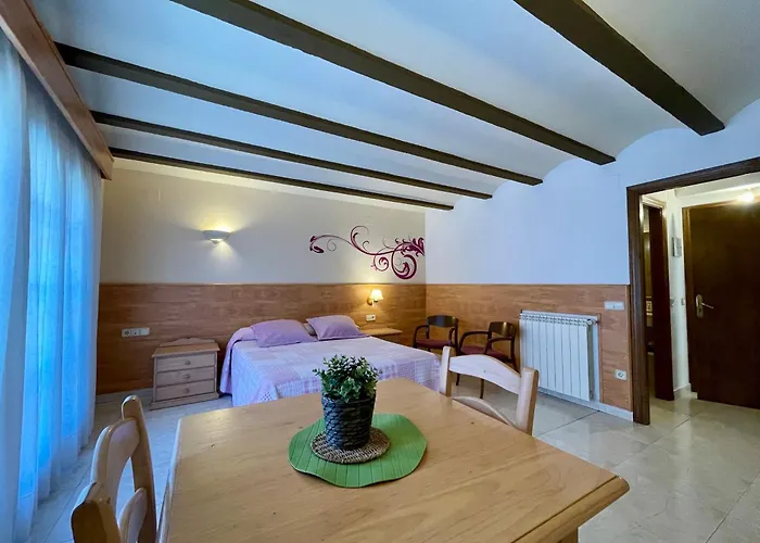 Les Corts Apartahotel