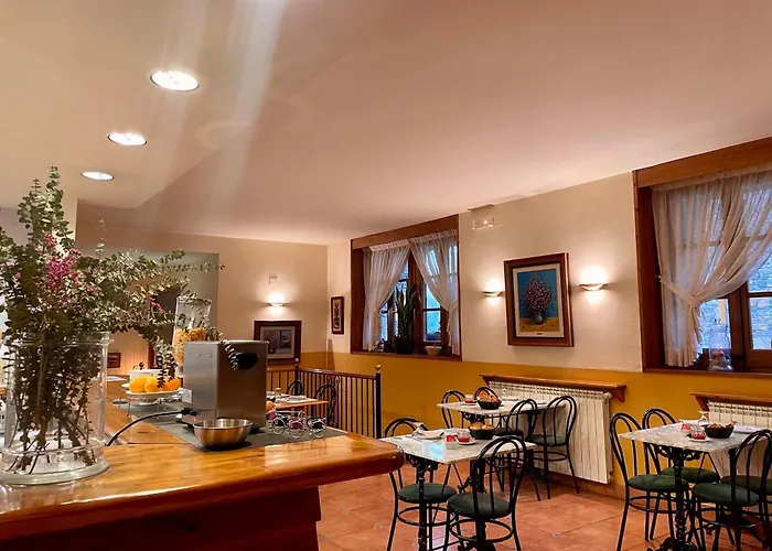 Les Corts Apartahotel