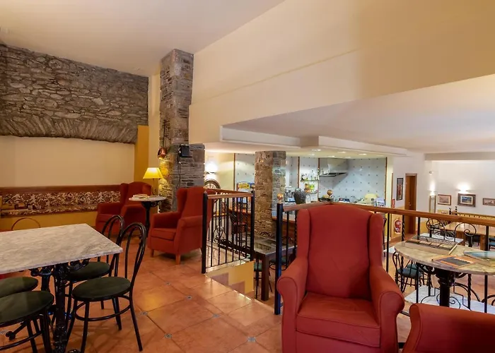 Les Corts Apartahotel